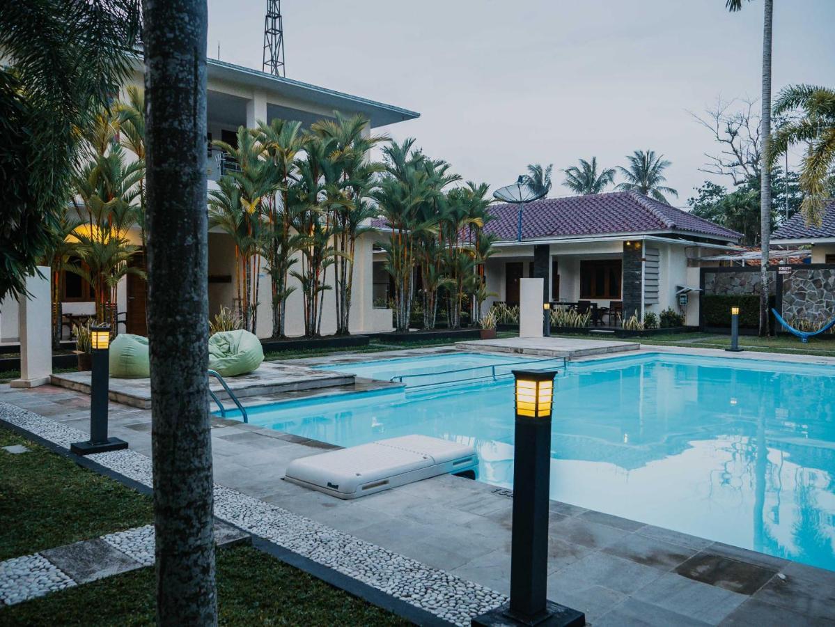Sunrise Resort Batukaras Exterior foto