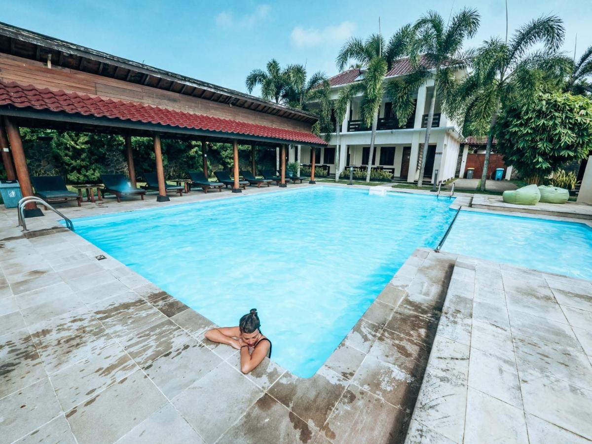 Sunrise Resort Batukaras Exterior foto